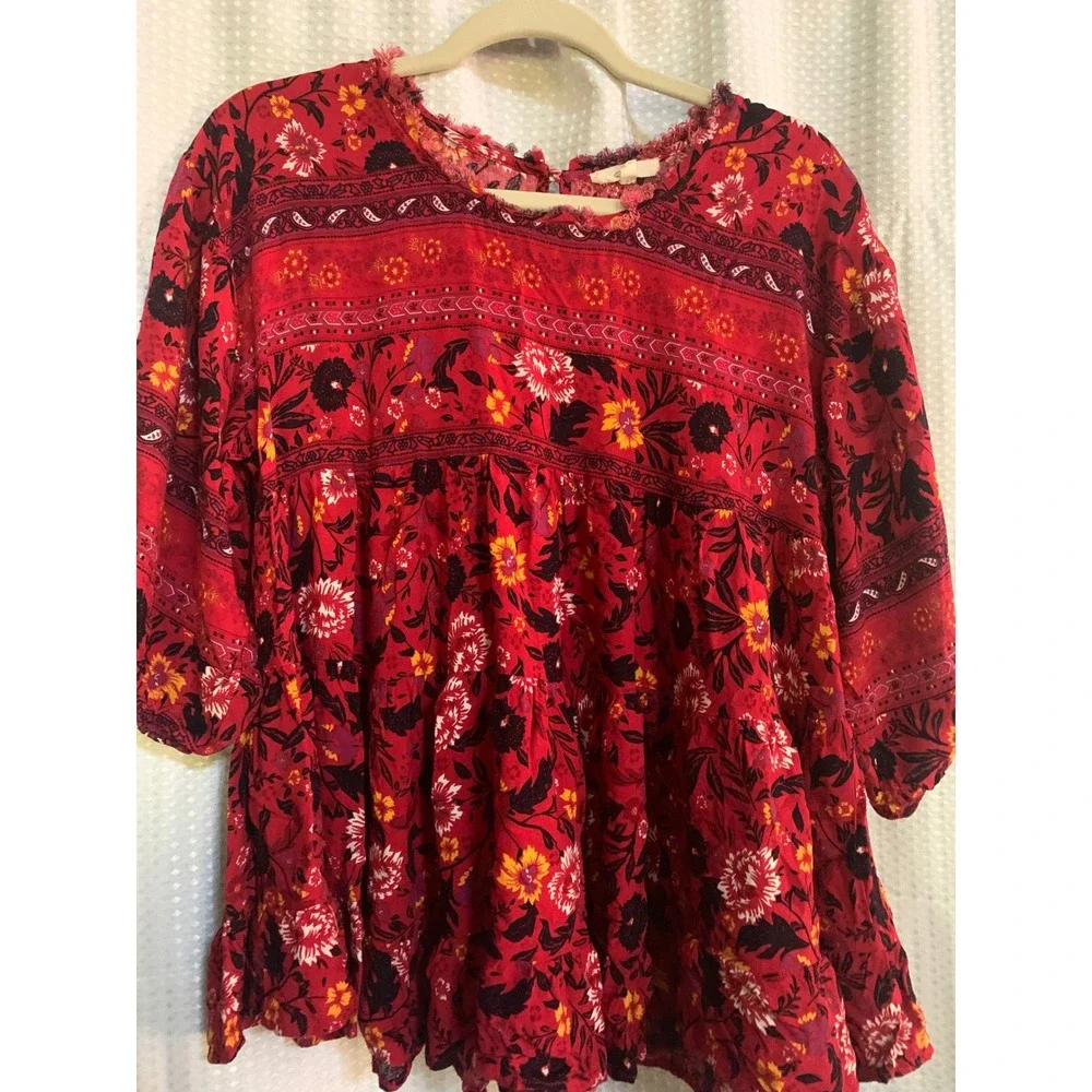Easel Red Floral Paisley Babydoll Tunic Top Frayed Neck 3/4 Sleeve Womens Medium - Picture 2 of 10